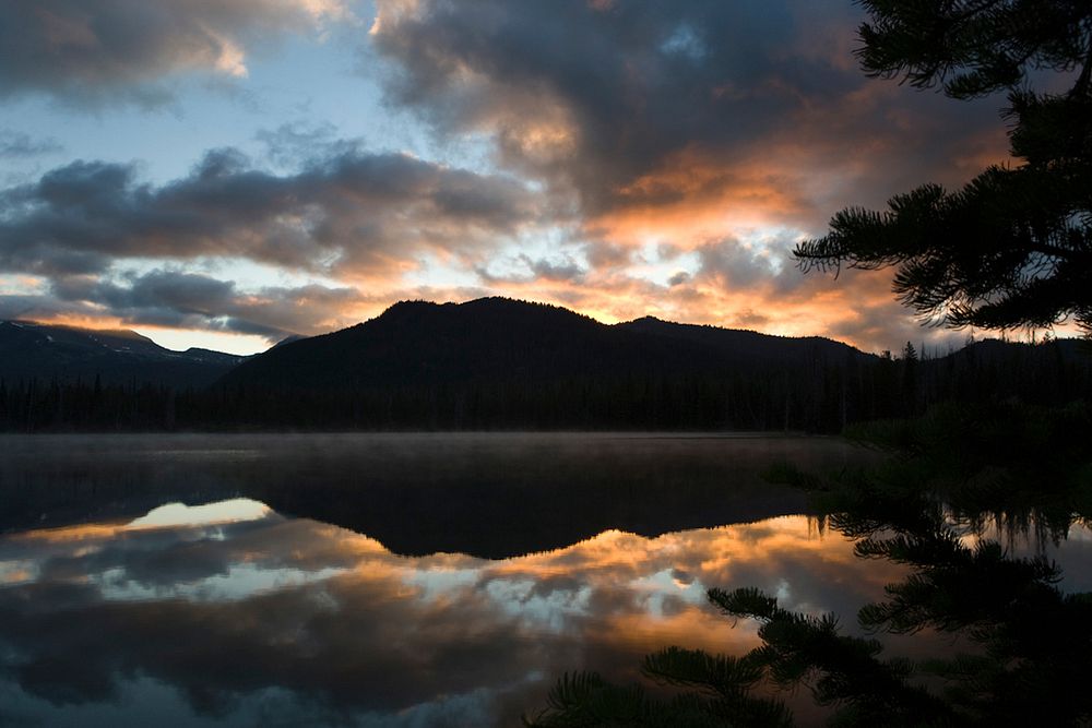 Sunset at Sparks Lake on the Deschutes National Forest in Oregon's Cascades. Original public domain image from Flickr