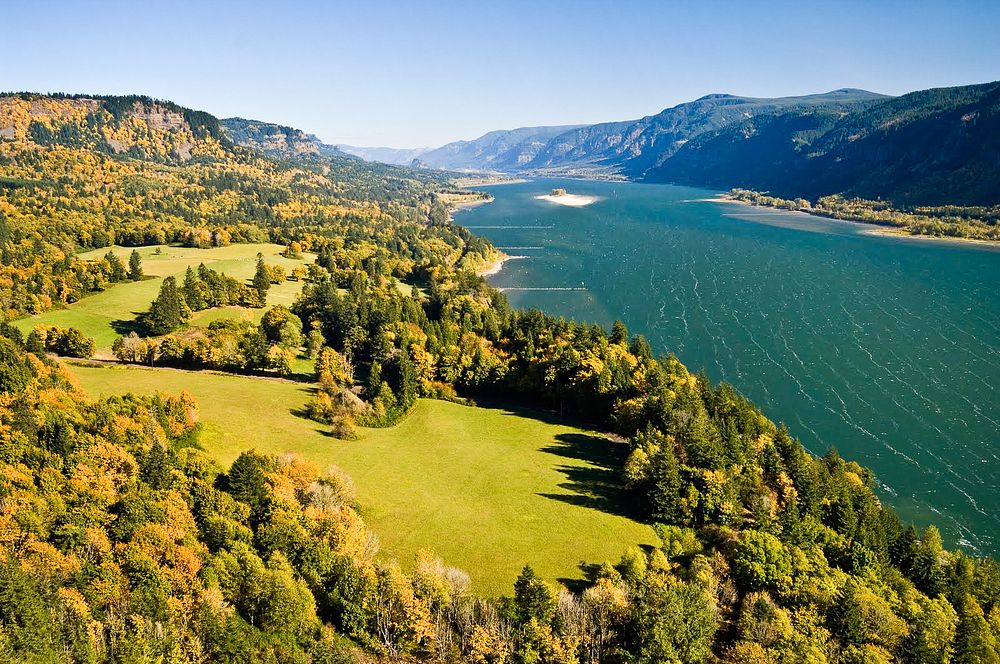 Columbia River Gorge from Cape Horn-Columbia River GorgeFall Color at Cape Horn in Washington on the Columbia River Gorge…
