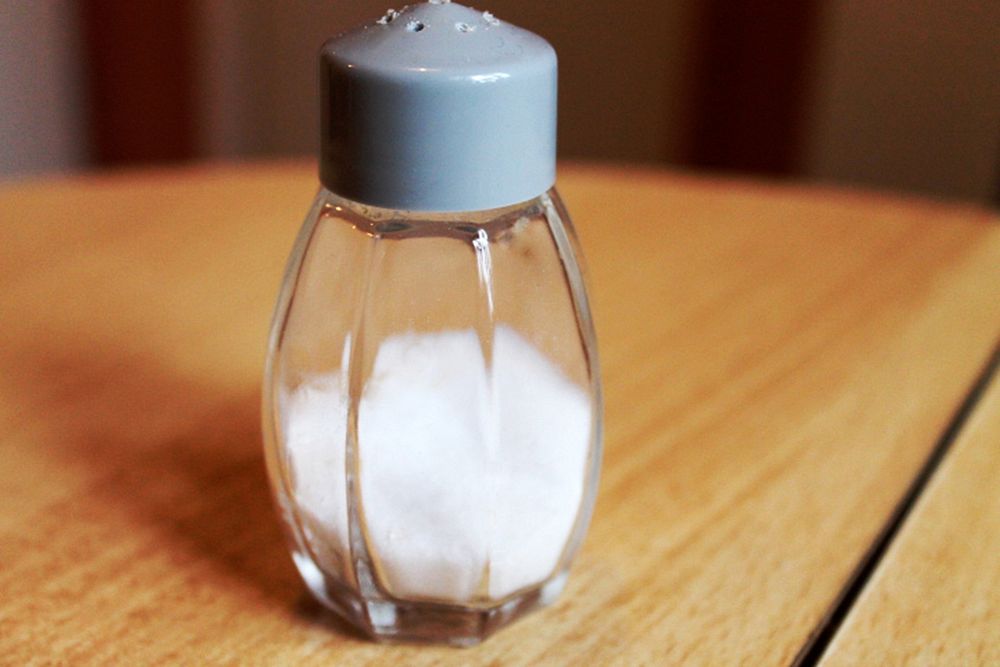 Salt shaker. Free public domain CC0 image.