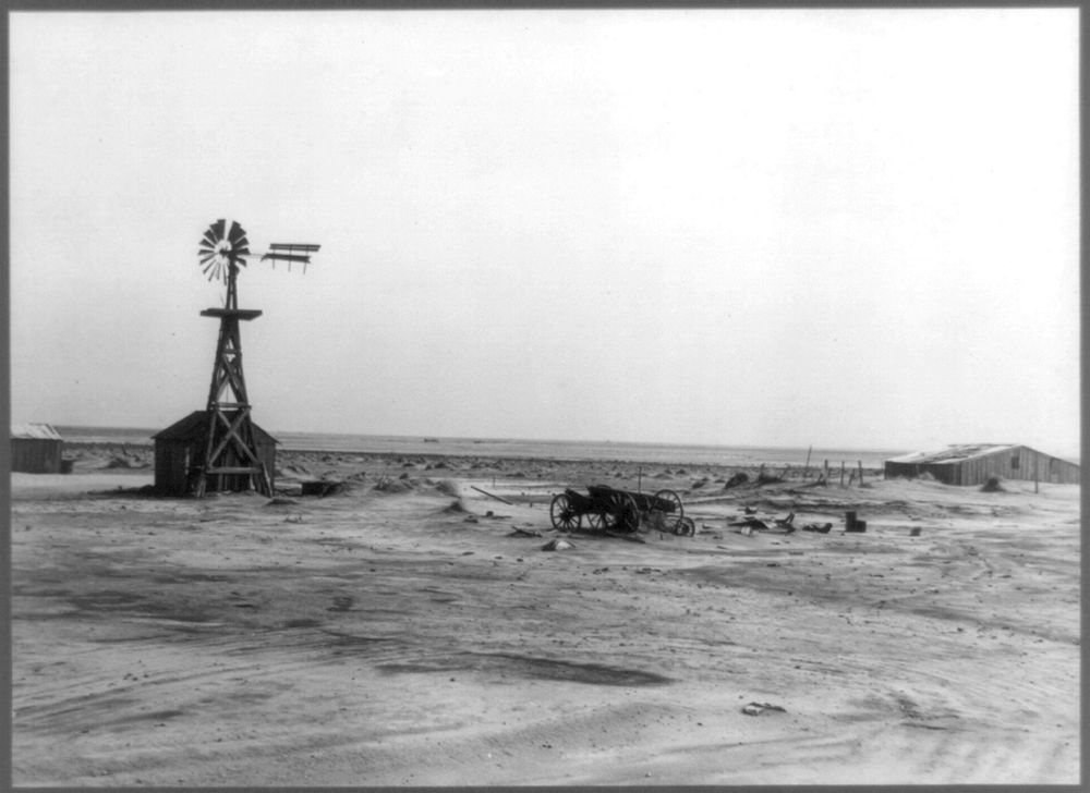An abandoned farm. Coldwater District, north of Dalhart, Texas. Sourced from the Library of Congress.