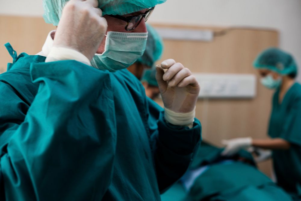 Doctors preparing for an operation