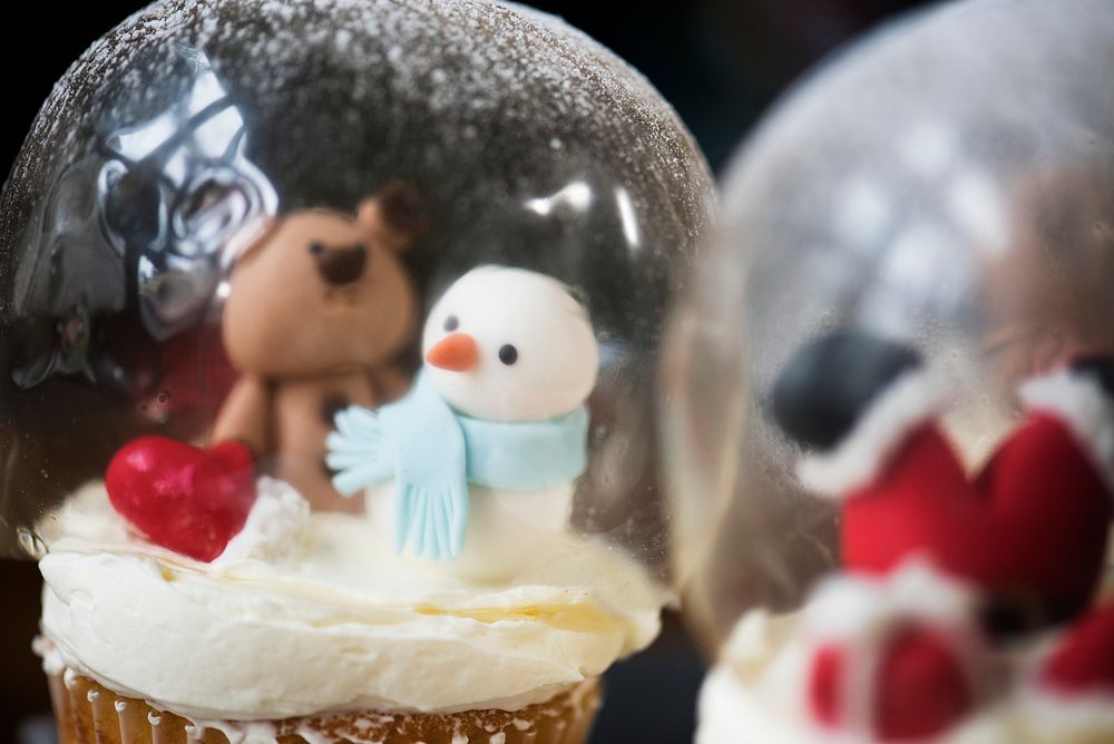 Christmas snow globe themed cupcakes