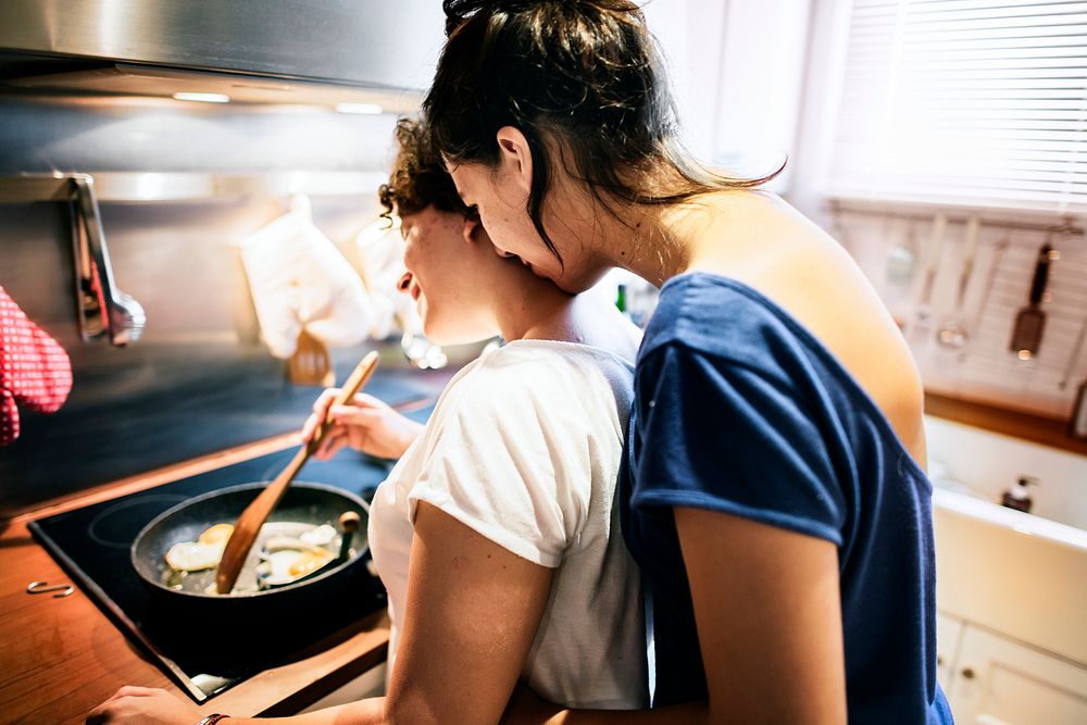 Lesbian Couple Cooking In The Kitchen Premium Photo Rawpixel