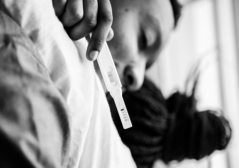 A couple with pregnancy test