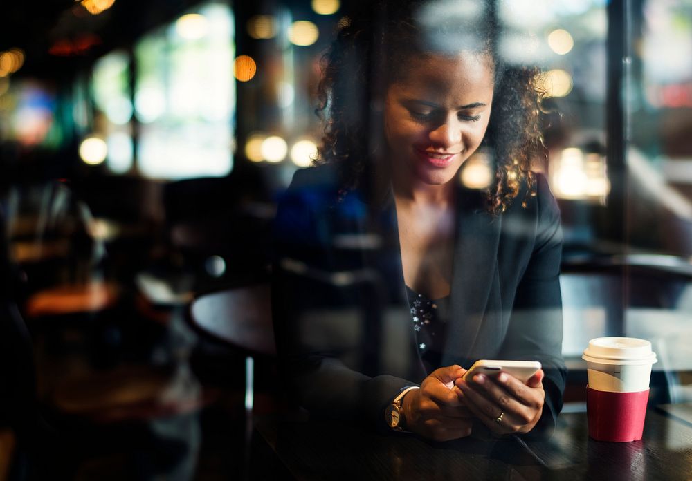 Woman waiting at a cafe