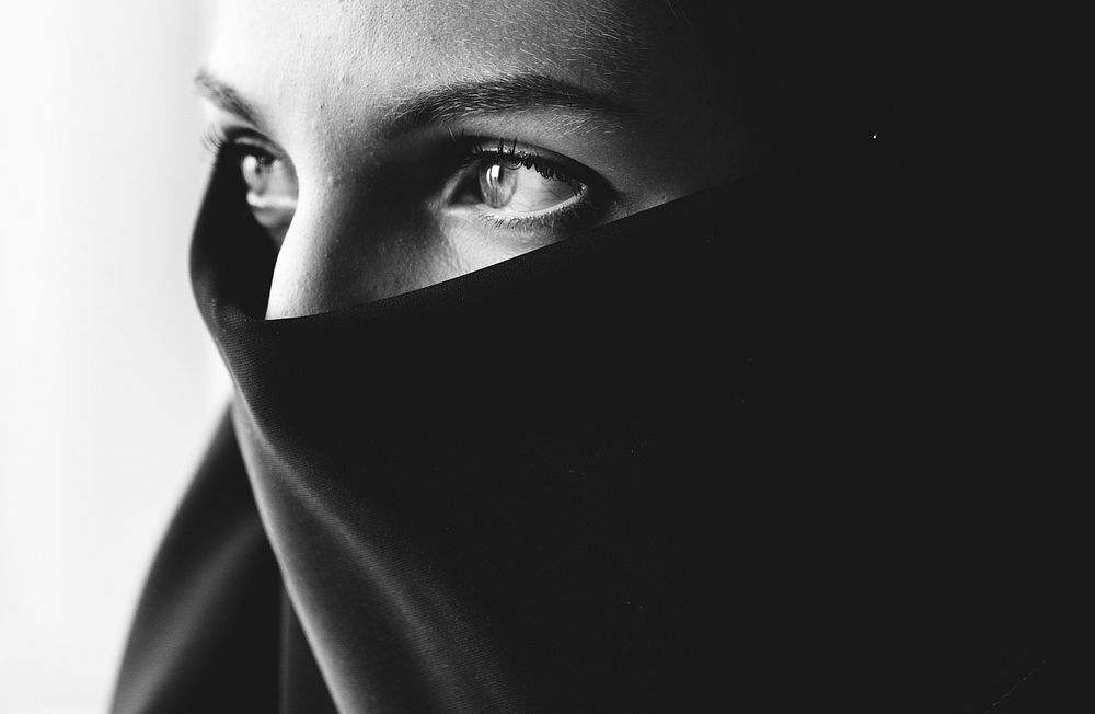 Muslim woman portrait in black adn white