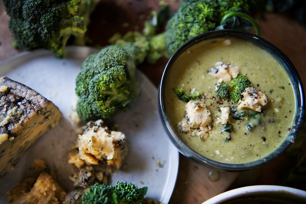 Broccoli soup food photography recipe idea