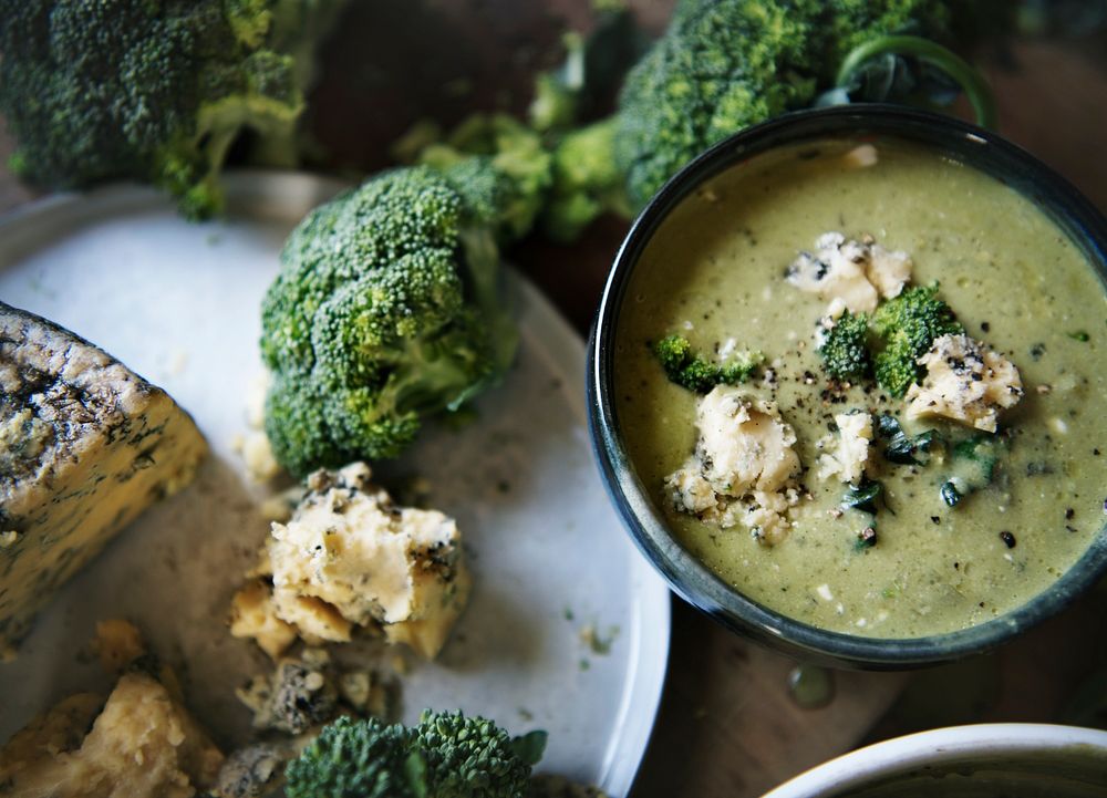 Broccoli soup food photography recipe idea