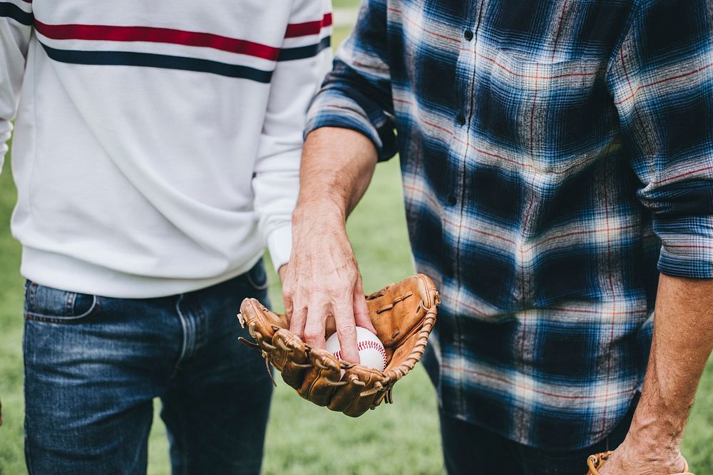 Father and son bonding over baseball
