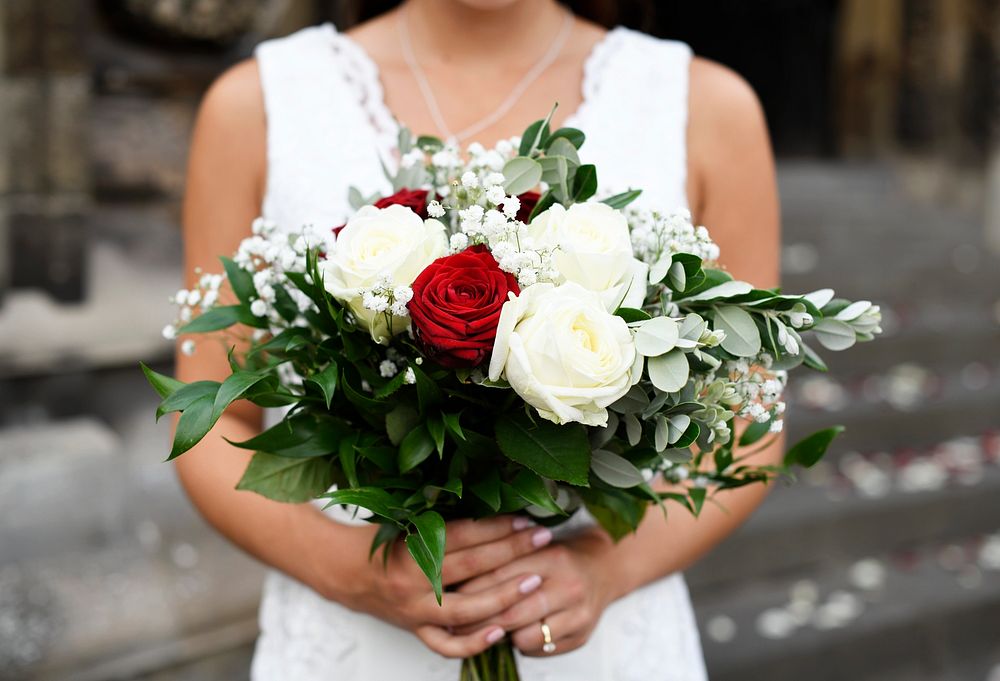 Bride with a bouquet of roses