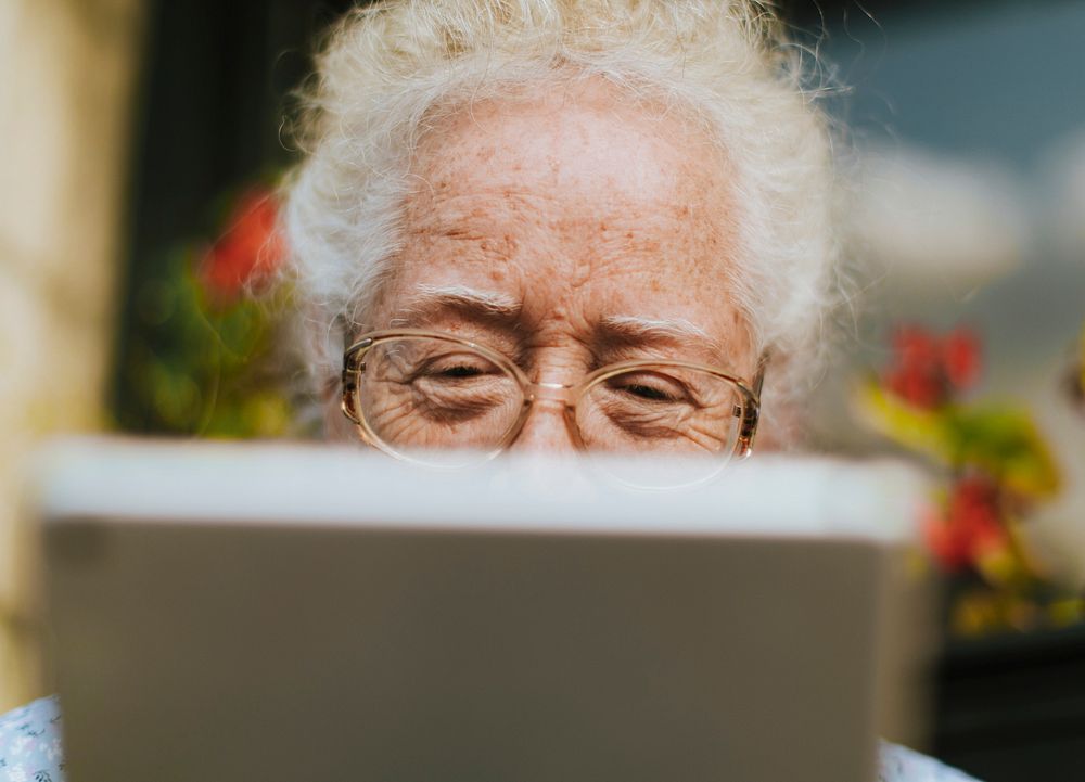 Senior woman using a tablet