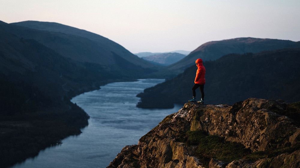 Adventure desktop wallpaper background, Raven Crag and Thirlmere reservoir at the Lake District in England