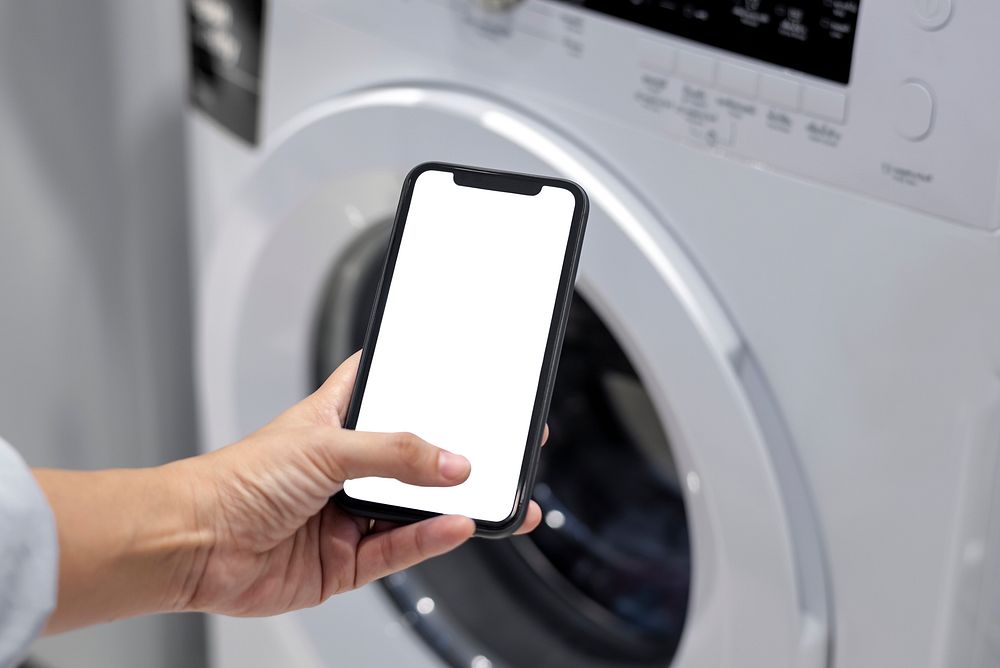Controlling the laundry machine with a mobile phone app in a smart home