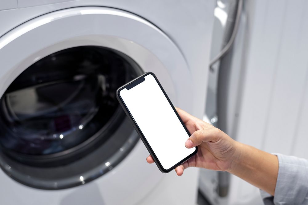 Controlling the laundry machine with a mobile phone app in a smart home