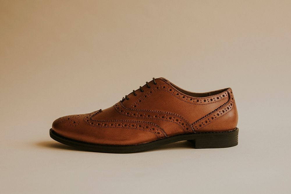 Brown men's leather derby shoes