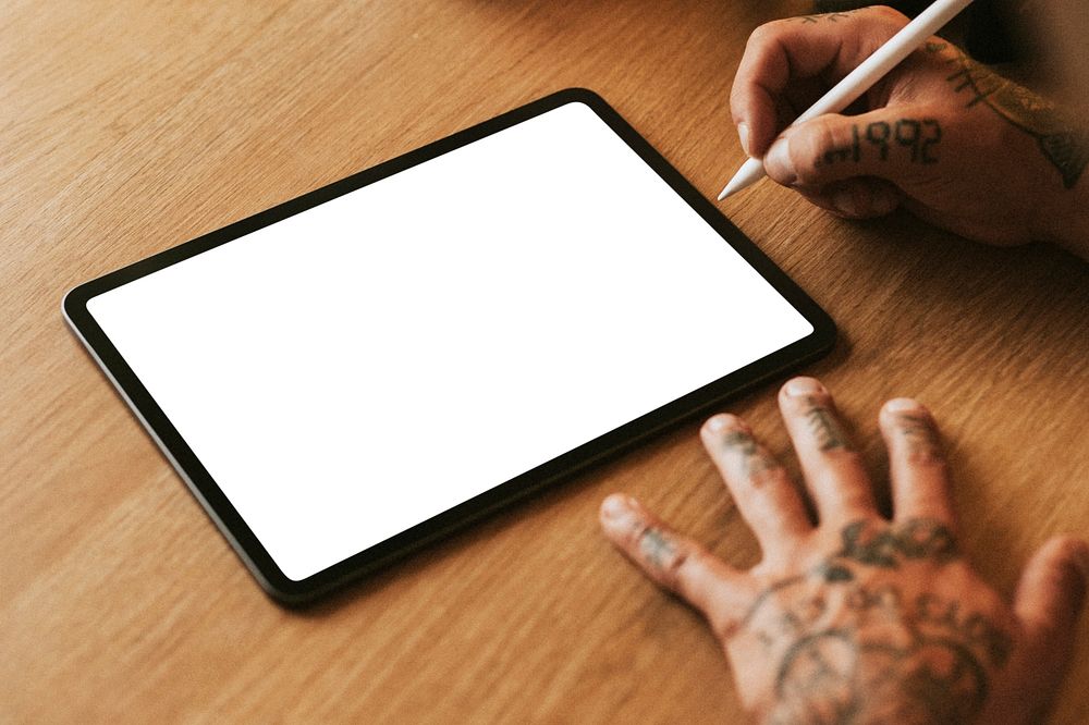 Tablet screen mockup designer drawing with stylus