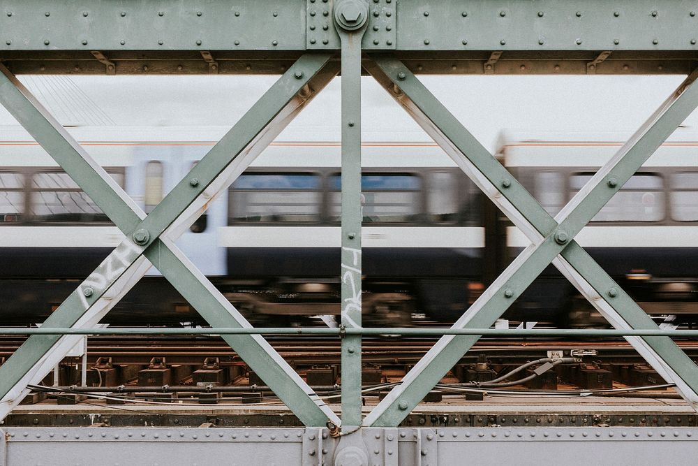 Train passing through with the speed seen by a fence 