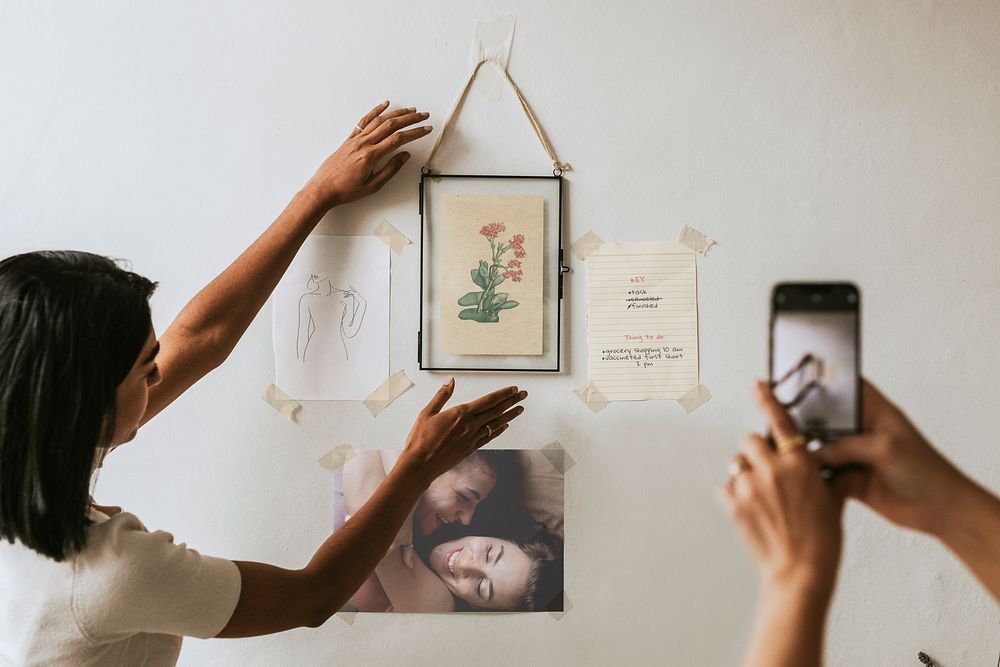 Vintage picture frame mockup, placed on wall psd
