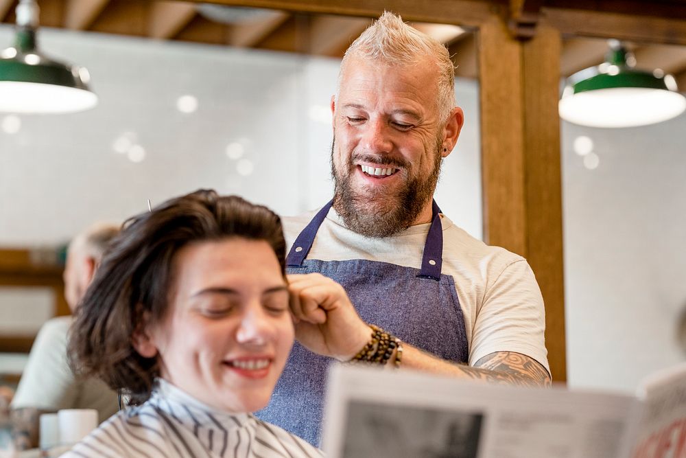 Customer getting a haircut in a barber | Premium Photo - rawpixel