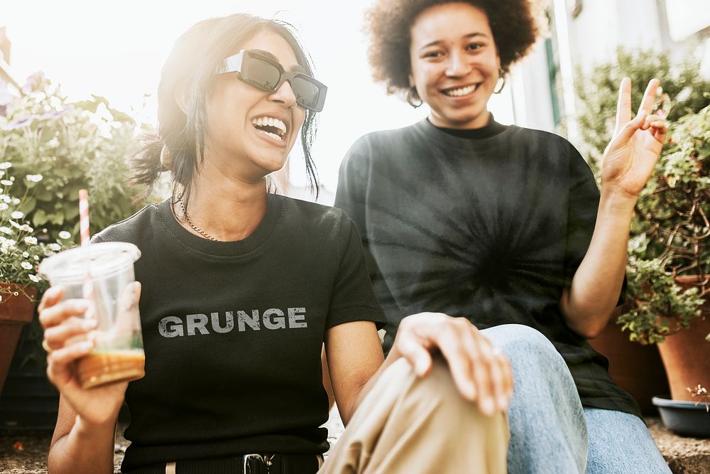 T-shirt mockup psd on two female friends models