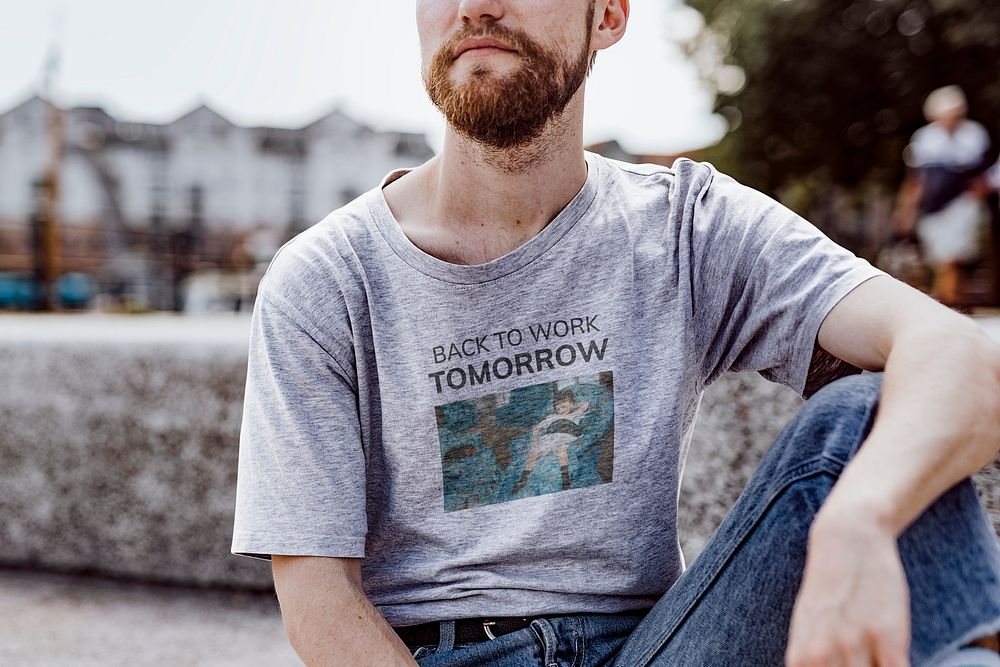 T-shirt mockup psd on beard hipster man 
