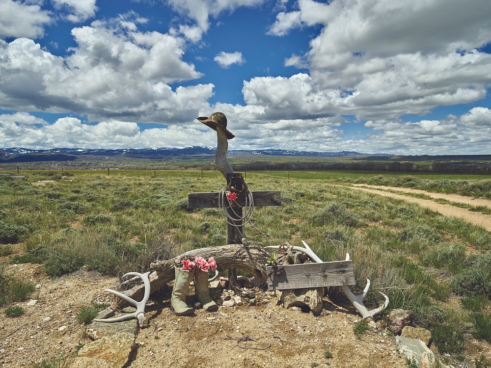 Marker at a humble &ldquo;cowboy cemetery&rdquo; near Riverside, Wyoming. Original image from Carol M. Highsmith&rsquo;s…