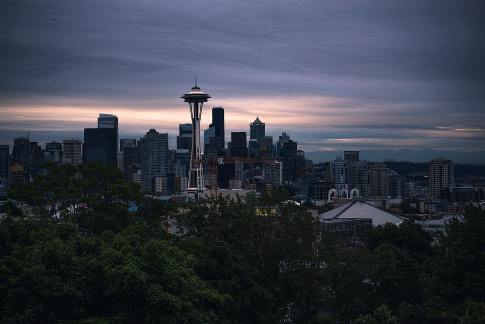 The Seattle space needle at sunrise from Kerry park in Queen Anne
