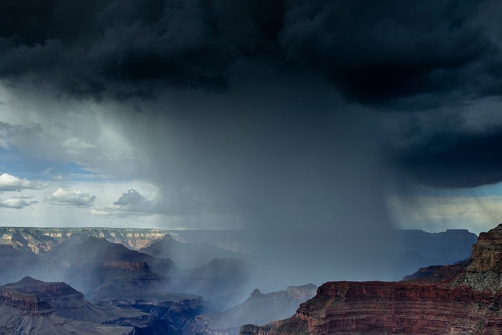 Fast moving and impulsive late-summer storms in Grand Canyon Village, United States