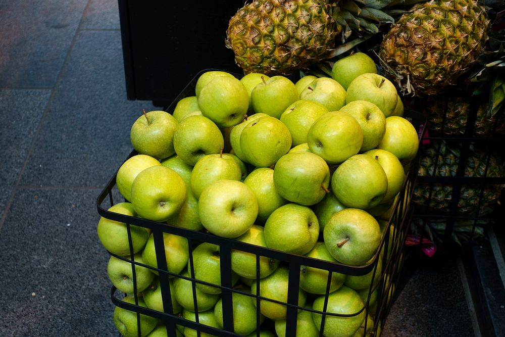 Pile of fresh green apples