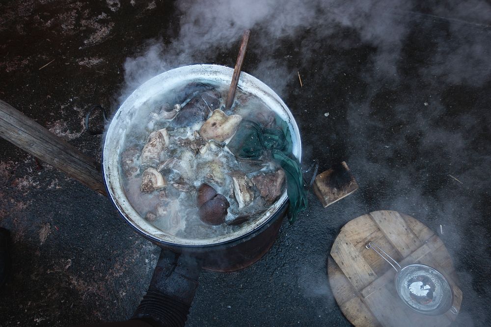 Boiling meat