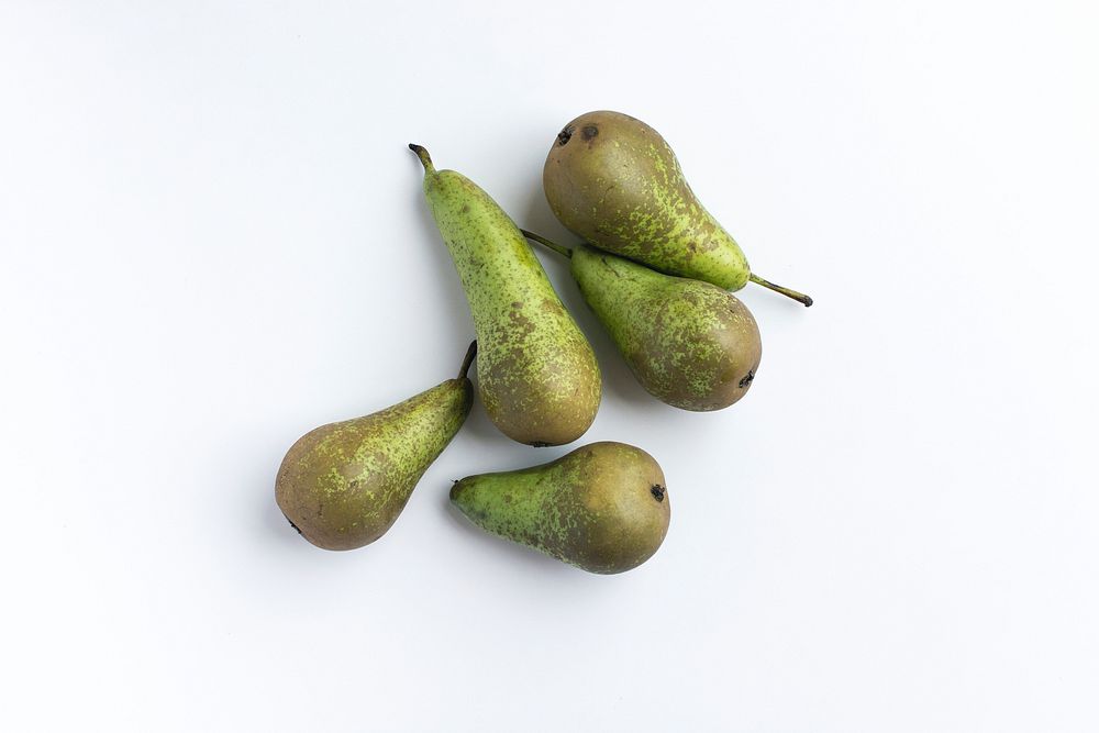 Fresh green pears
