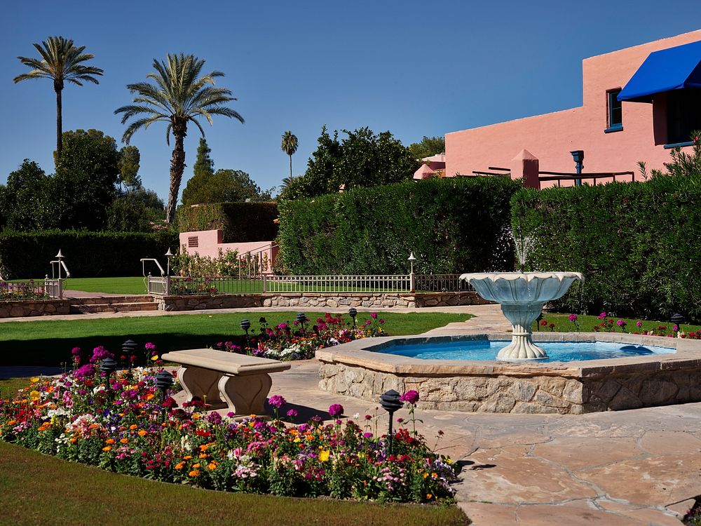 Courtyard and fountain at the Arizona Inn, a venerable hostelry in Tucson, Arizona. Original image from Carol M.…