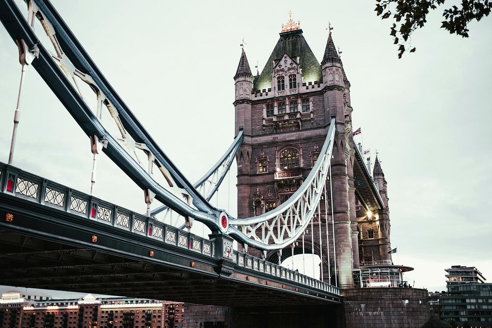 London Bridge in England, free public domain CC0 photo.