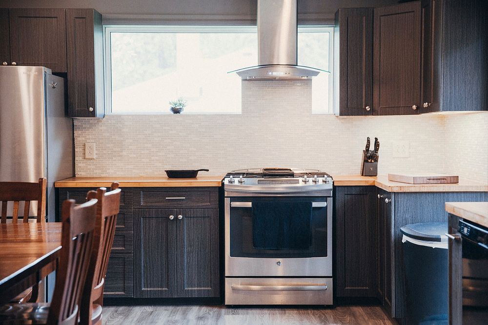 Free clean and shiny kitchen image, public domain interior design CC0 photo.
