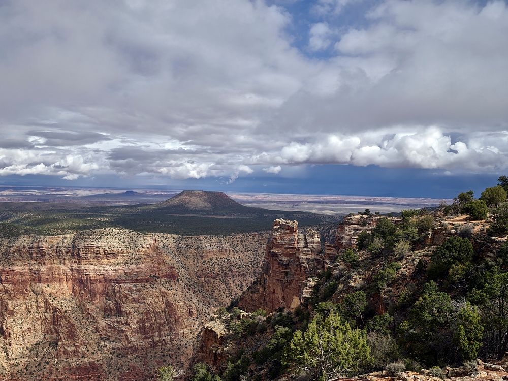 View from the South Rim of the spectacular Grand Canyon National Park. The 277-mile-long canyon, formed over two billion…