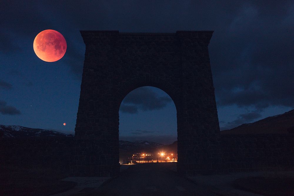 Super blue blood moon at Roosevelt Arch. Original public domain image from Flickr