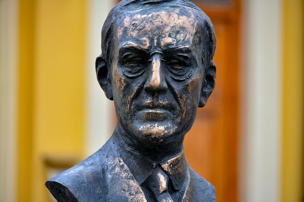 Bust of President Woodrow Wilson in Bratislava, Slovakia, on February 12, 2019. Original public domain image from Flickr