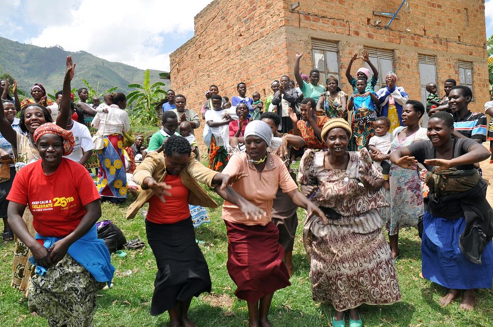 Uganda: NutritionMembers of the Family Life School in the Bulambira community (Rubanda district) sing and dance at the end…