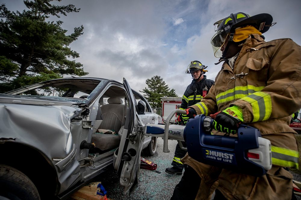 New Jersey Department of Military and Veterans Affairs Fire Captain Julius Simmons trains with extrication gear on Atlantic…