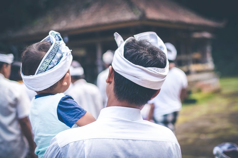 Balinese father and son. Free public domain CC0 photo.