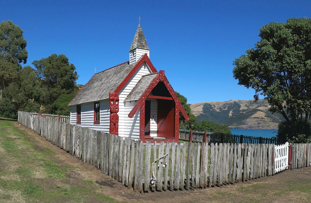 Onuku Church.AkaroaAll demoninations are catered for in Akaroa & on Banks Peninsula. Onuku Church is the oldest…