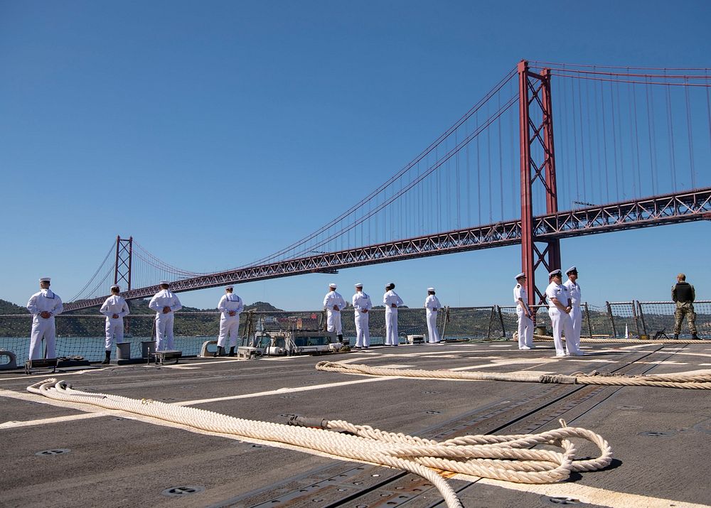 LISBON, Portugal (May 26, 2019) &ndash; Sailors man the rails aboard the Arleigh Burke-class guided-missile destroyer USS…