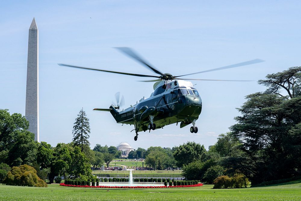 Marine one prepares to land on the South Lawn of the White House. Original public domain image from Flickr