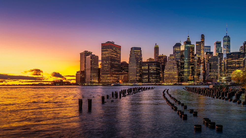 Beautifuil New York City with a sunset. Free public domain CC0 image.
