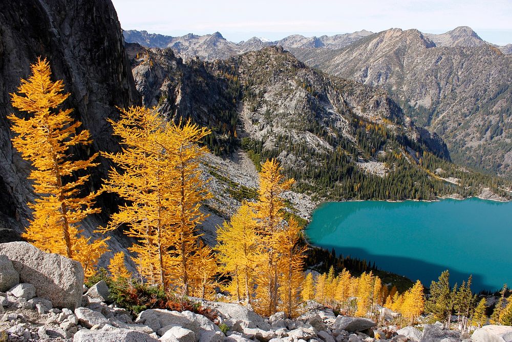 Colchuck Lake in autumn from Aasgard (Colchuck) Pass, Alpine Lakes Wilderness on the Okanogan-Wenatchee National Forest.…