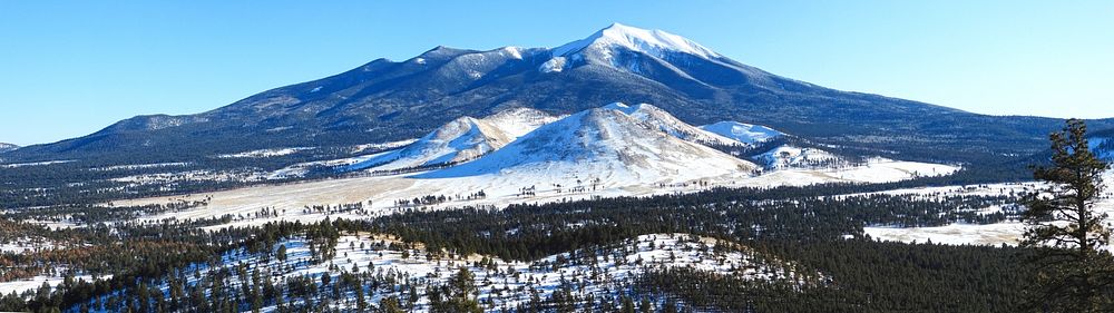 Pano of San Francisco PeaksPanorama of San Francisco Peaks, as seen from Forest Road 550A on Saddle Mountain. Photo taken 12…