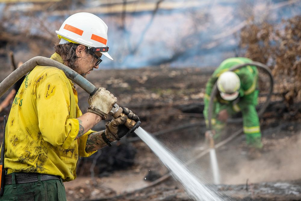 US firefighters in AustraliaAmerican and Australian firefighters flooding hot spots at the Peat Fire near Cape Conran…