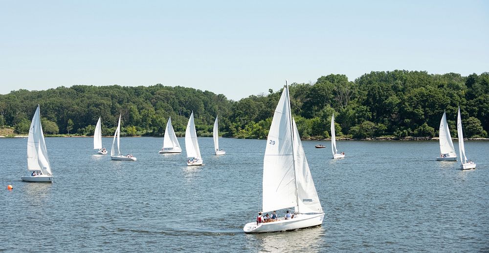 ANNAPOLIS, Md. (July 29, 2020) Midshipmen 4th Class, or plebes, from the United States Naval Academy Class of 2024 complete…