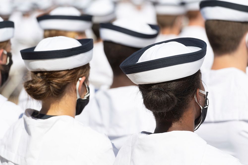 ANNAPOLIS, Md. (July 18, 2020) The United States Naval Academy holds an Oath of Office Ceremony for the members of the Class…