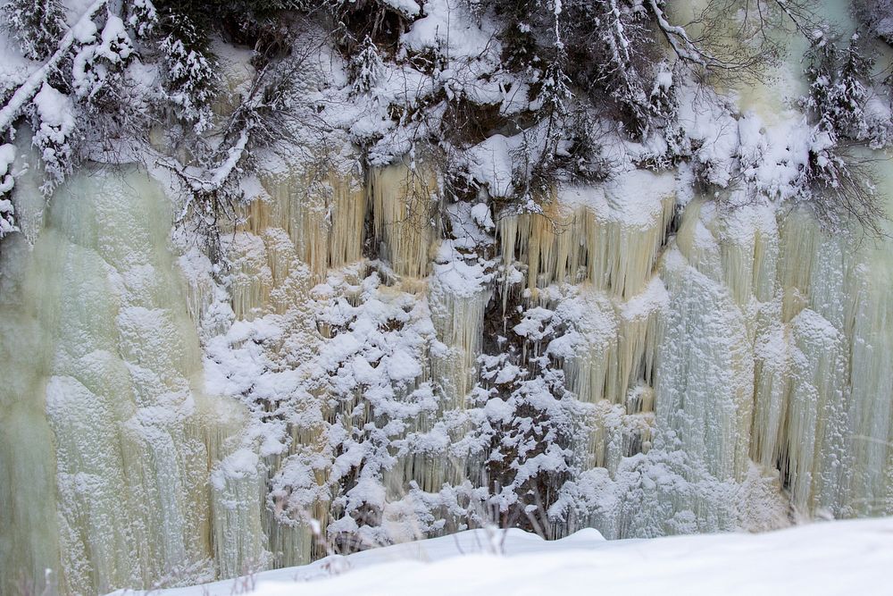 Ice Box Canyon in Decemberby Diane Renkin. Original public domain image from Flickr